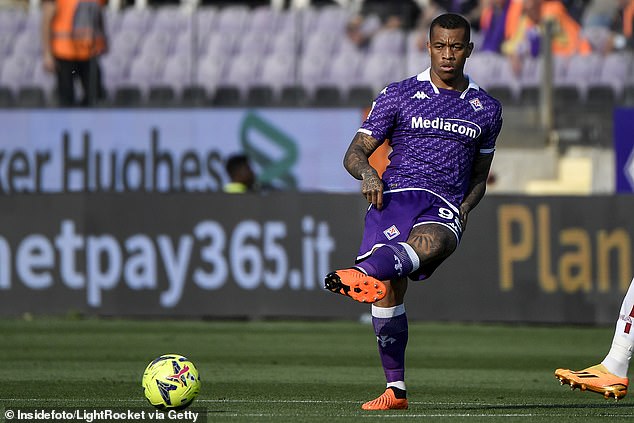 El Brighton está cerrando un trato por el central brasileño de 25 años de la Fiorentina, Igor Julio