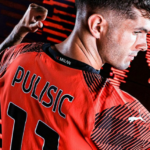 Serie A: Christian Pulisic presentado en Milán, y aclara la confusión sobre su apellido