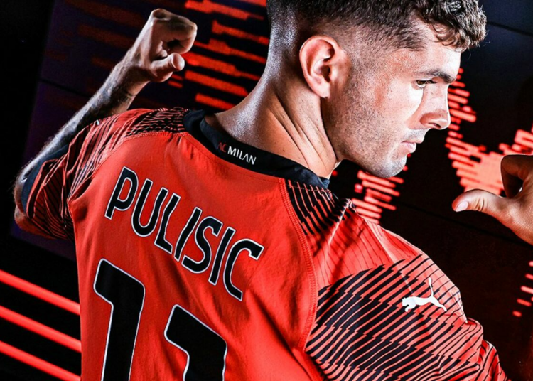 Serie A: Christian Pulisic presentado en Milán, y aclara la confusión sobre su apellido