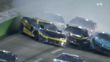 Corey LaJoie Erik Jones gran accidente Atlanta 2023 NASCAR Cup Series Quaker State 400 video