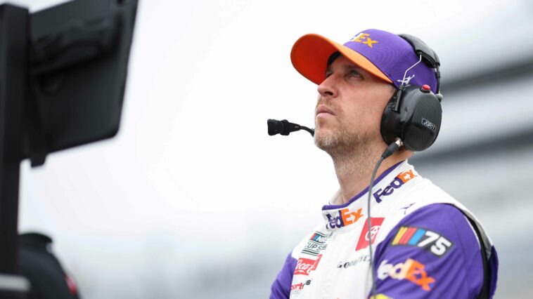 Denny Hamlin trolea en nueva red social