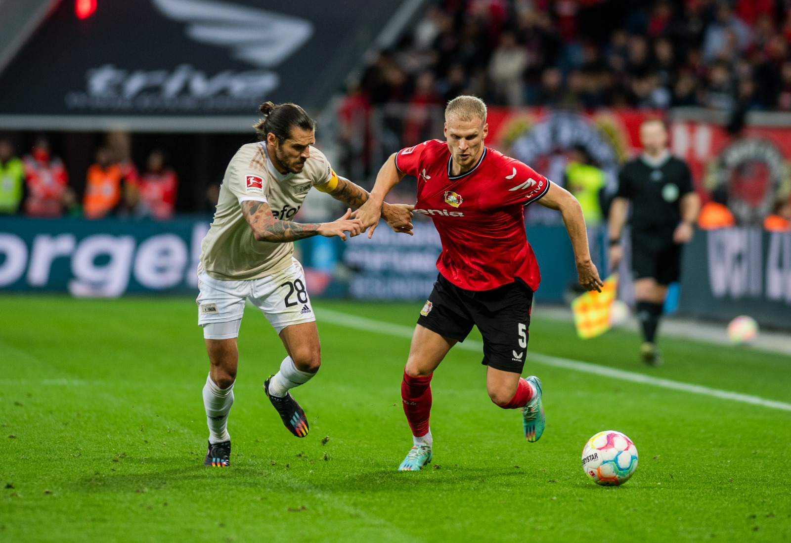 Alonso y Bakker destacan la paciencia como clave en la victoria del Leverkusen sobre el Unión