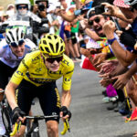 El líder del Tour de Francia, Vingegaard, cava profundo pero resiste el ataque de las montañas de Pogacar