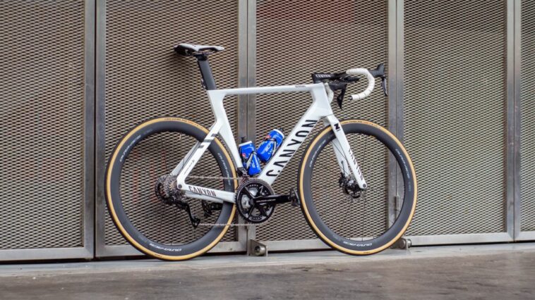 La bicicleta del Tour de Francia de Mathieu van der Poel: una Aeroad completamente blanca y completamente nueva