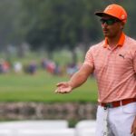 Ricky Fowler se frustra después de fallar un putt en el hoyo 14 durante la cuarta ronda del Rocket Mortgage Classic en Detroit Golf Club el domingo 2 de julio de 2023.