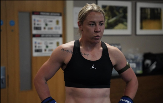 Molly McCann anuncia cambio al peso paja después de la derrota de UFC Londres