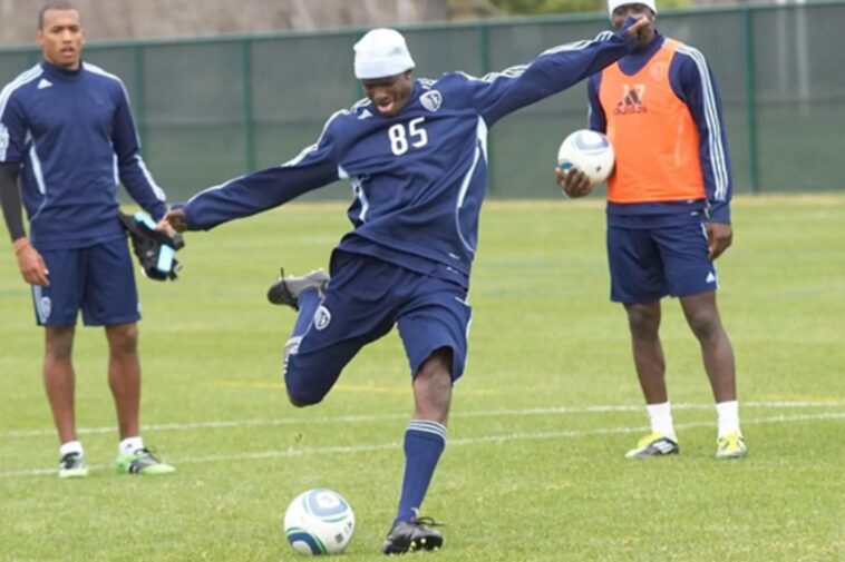 Ochocinco a prueba con Sporting KC en 2011