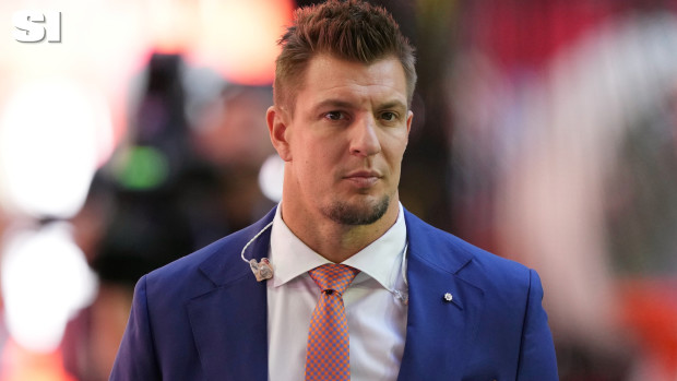 Rob Gronkowski molesto por el padre de Baby Gronk