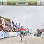 Sibiu Cycling Tour: Van Eetvelt sube a la victoria en solitario de la etapa 2 y al liderato de la carrera