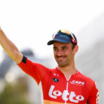 Victor Campenaerts celebra el premio 'muy especial' a la supercombatividad del Tour de Francia