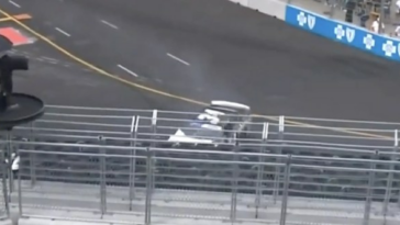 Video: Andre Castro SLAMS Tire Barrier en la primera curva;  Fuera de la carrera inaugural de Xfinity Chicago Street Race