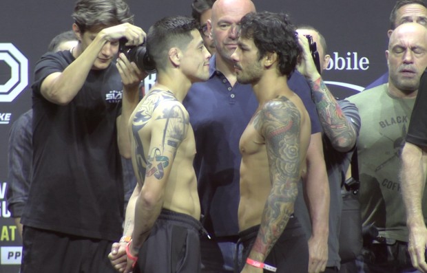 Video del duelo ceremonial de pesaje de UFC 290: Brandon Moreno vs. Alexandre Pantoja