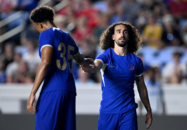 Los fanáticos quedaron desconcertados cuando Marc Cucurella regresó para reemplazarlo