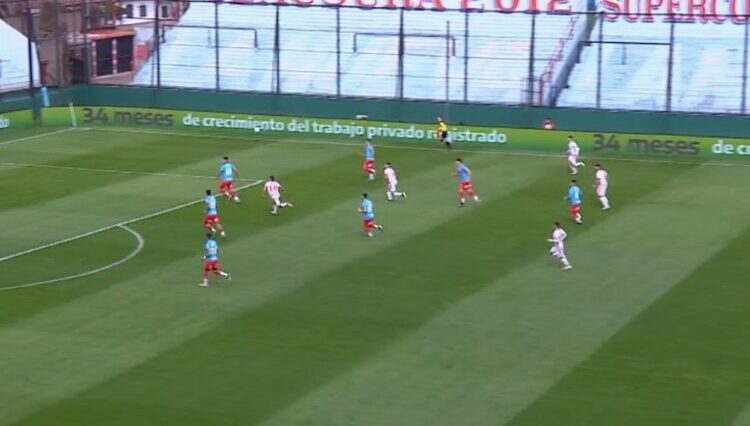 Con gol de Maravilla Martínez, Instituto gana en el Viaducto