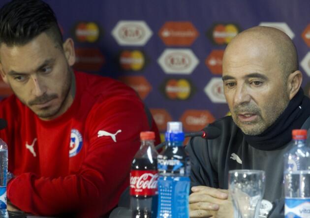 Mauricio Pinilla lo quiere de vuelta: "A Sampaoli me lo traigo a Chile"