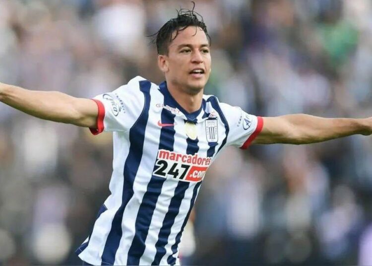 Cristian Benavente espera mantenerse en Alianza Lima para la temporada 2024 de la Liga 1