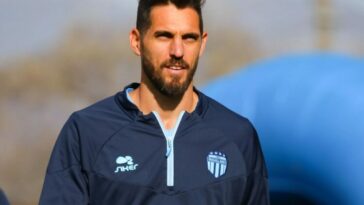 "Manifesté mi idea de seguir": Joaquín Larrivey quiere jugar en Magallanes el 2024 - Te Caché!