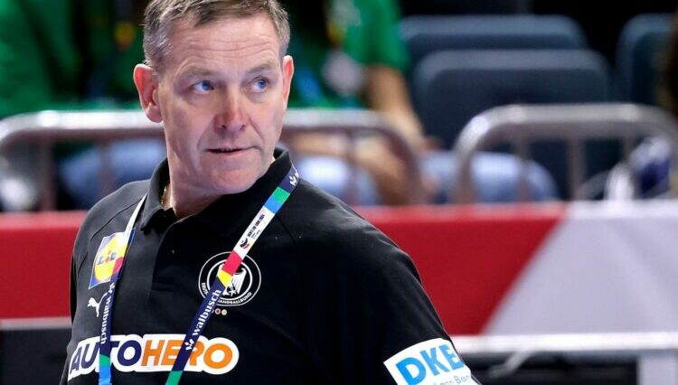 DHB realizará "zeitnahe" Vertragsgespräche con el entrenador Alfred Gíslason