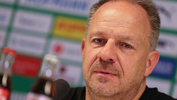 El entrenador de Fürth Zorniger critica que los aficionados valoren mucho las protestas