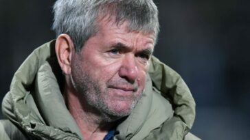 Friedhelm Funkel se convirtió en nuevo entrenador en Kaiserslautern