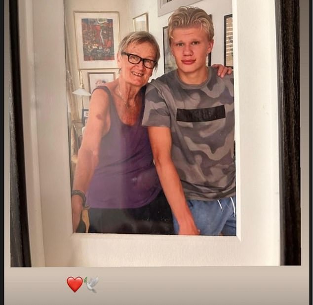 Erling Haaland publicó una foto de él mismo con su difunta abuela en Instagram