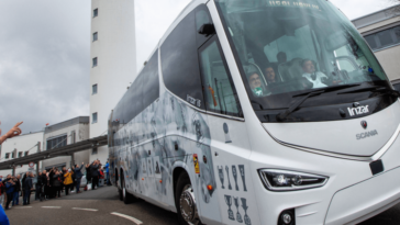 Real Madrid |  Auf dem Weg nach Leipzig: Mannschaftsbus en Unfall verwickelt