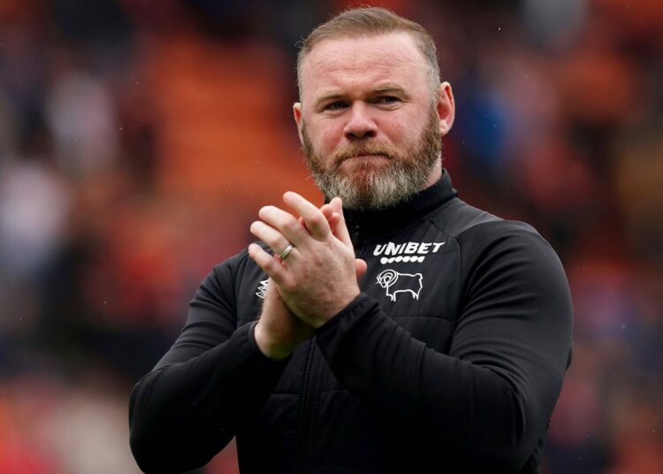 Wayne Rooney está interesado en tener un combate de Boxeo