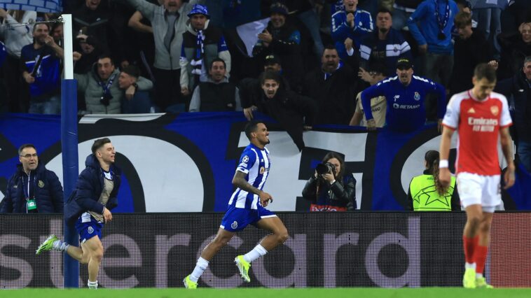 Galeno anotó el gol de la victoria en el tiempo añadido y le dio al Oporto ventaja en el partido de ida.