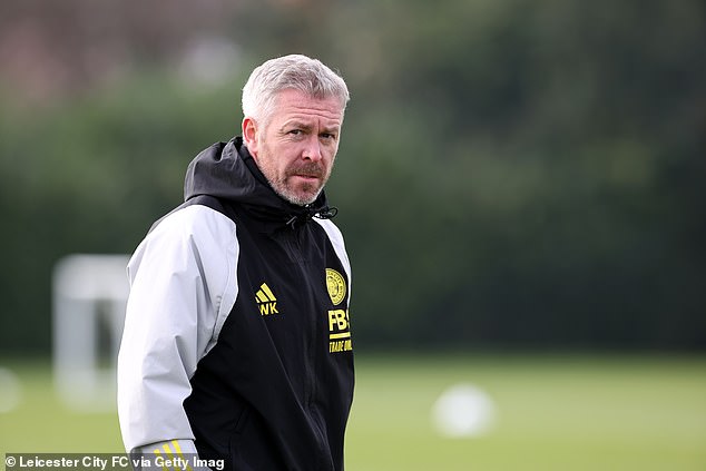 El técnico del Leicester Women, Willie Kirk, ha sido suspendido por una supuesta relación con un jugador.