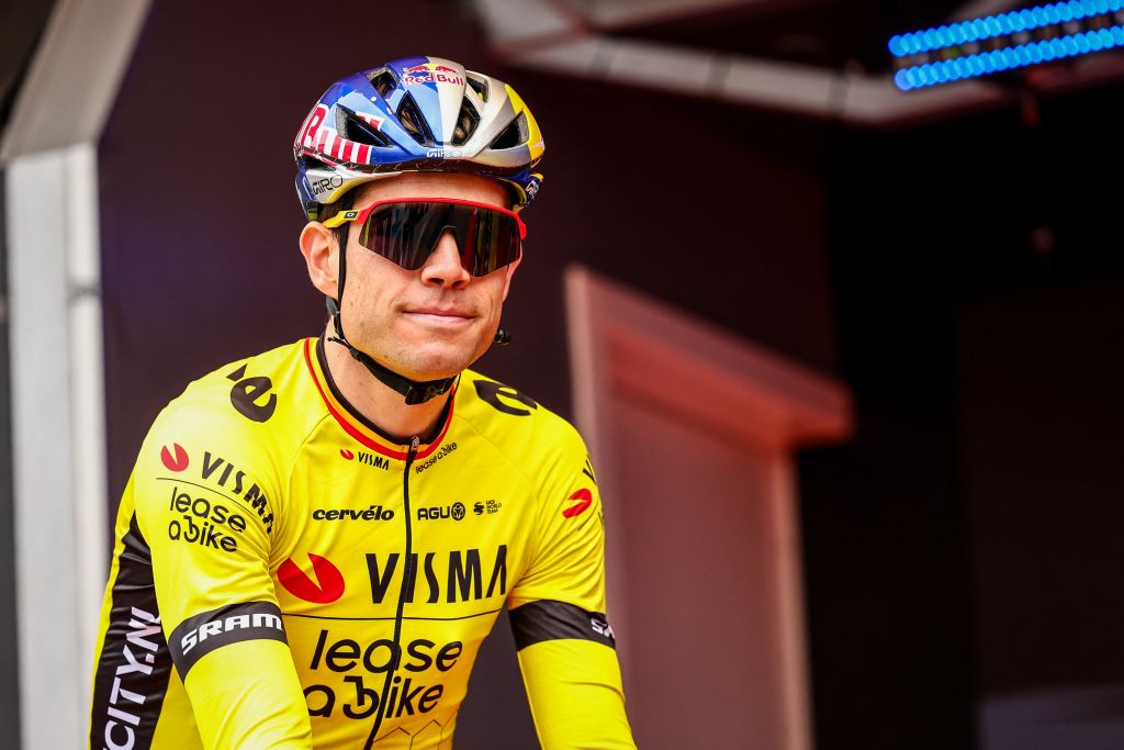 El Giro de Italia sigue siendo una "opción seria" para Wout van Aert a pesar de múltiples fracturas
