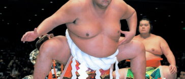 Akebono, nacido en Hawaii, ganó 11 grandes torneos durante su carrera