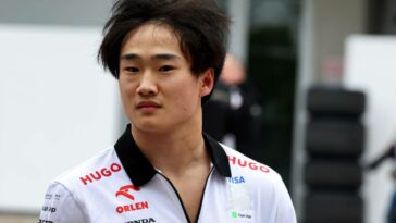 Yuki Tsunoda (JPN) RB.  19.04.2024.  Campeonato Mundial de Fórmula 1, Ronda 5, Gran Premio de China, Shanghai, China, Día de Clasificación Sprint.  - www.xpbimages.com, correo electrónico: request@xpbimages.com © Copyright: Rew / XPB Images