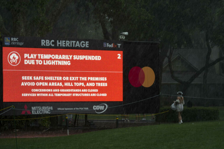 ¿Por qué el PGA Tour no adelantó los horarios de salida del domingo en el RBC Heritage 2024 debido a preocupaciones climáticas?  Es complicado