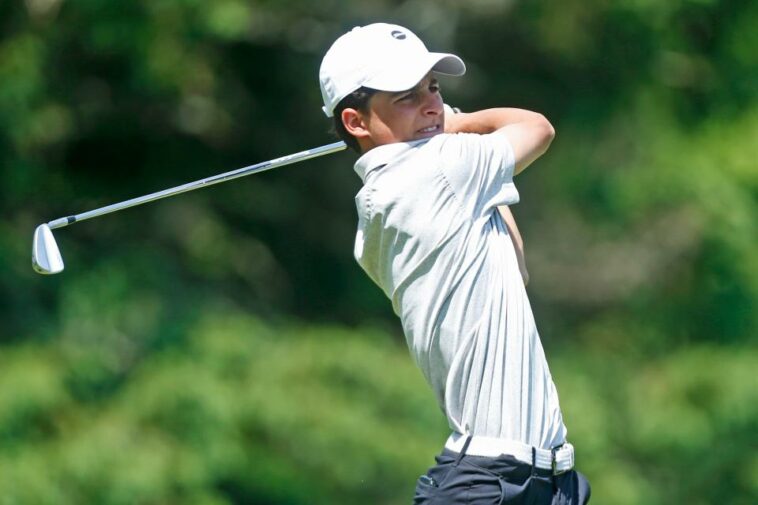 El destacado estudiante de primer año Rocco Capalbo causó una gran impresión en su primer Campeonato de Golf RIIL, disparando un 1 sobre 72 para empatar en el primer lugar con su compañero de primer año Drew MacLeod de La Salle.