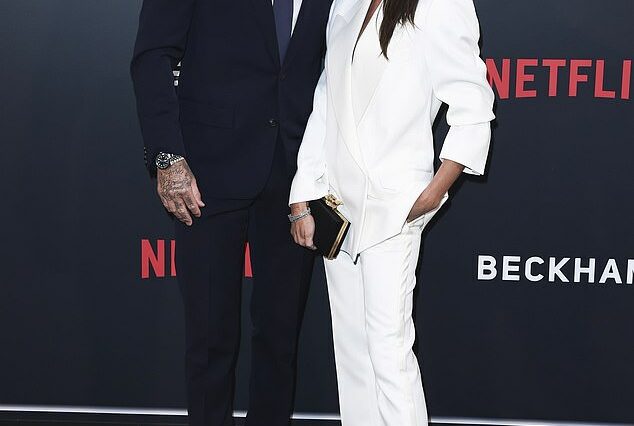 David Beckham ha admitido que él y su esposa Victoria se han preguntado cómo han sobrevivido 27 años juntos teniendo en cuenta todo lo que han pasado.