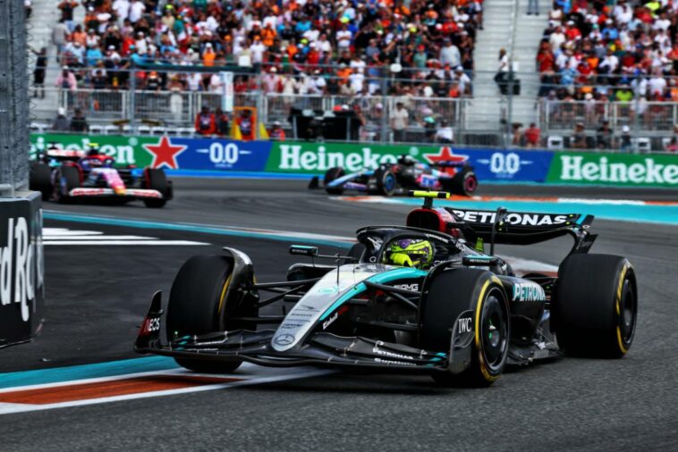 Hamilton admite "un extraño momento de transición" en su carrera en la F1