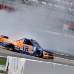 Tyler Ankrum hace un giro en la clasificación de la NASCAR Truck Series Charlotte Motor Speedway