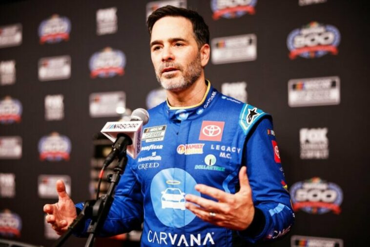 Jimmie Johnson se une al equipo de transmisión de NASCAR/INDYCAR en 2024