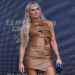 Tiffany Stratton de WWE sufrió un momento bochornoso en SmackDown