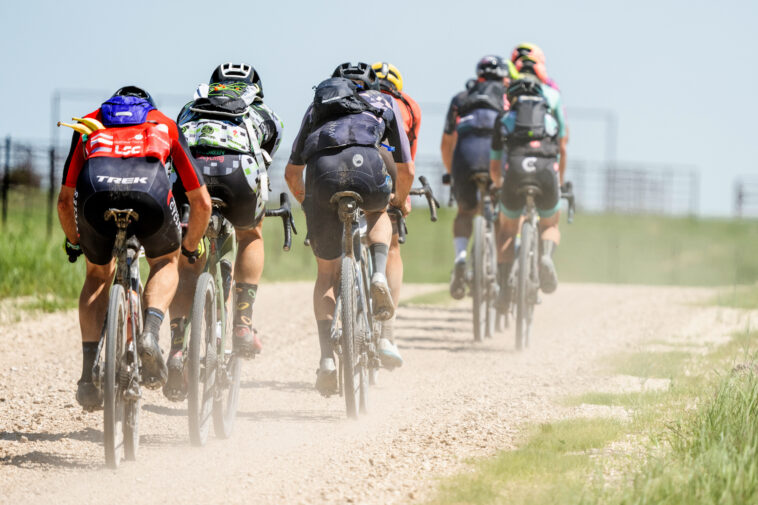 Las corredoras de gravel piden una carrera propia mientras Life Time decide no implementar reglas de redacción