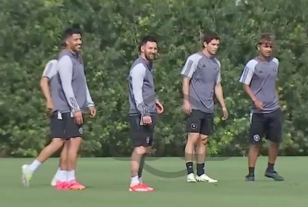 Lionel Messi (segundo por la izquierda) fue visto entrenando con el Inter Miami el martes por la mañana.