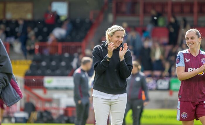 'Los jugadores se clasifican como números, no como personas; eso no está bien' – última conferencia de prensa de Carla Ward en Aston Villa