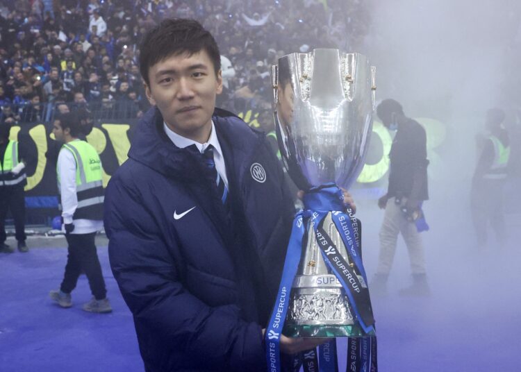 Los ultras del Inter agradecen a Zhang y revelan qué esperan de Oaktree