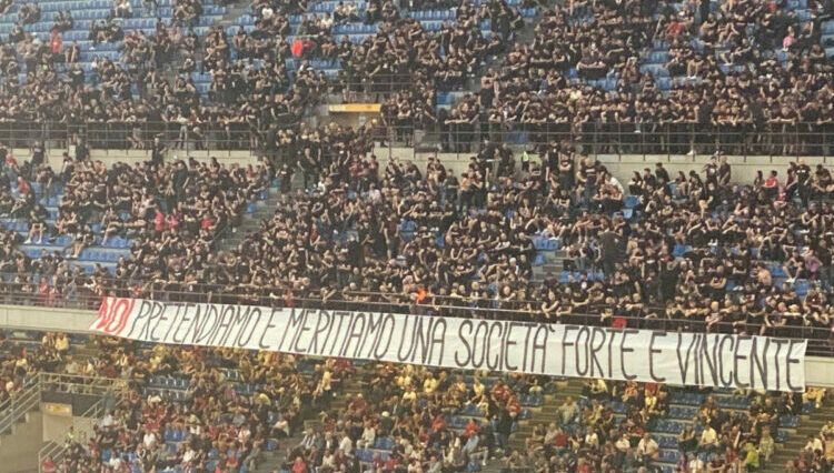 Silencio incómodo mientras los fanáticos del Milán continúan protestando en la semana 36