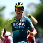 Tour de Hongrie: Sam Welsford gana la primera etapa antes de una fuerte caída