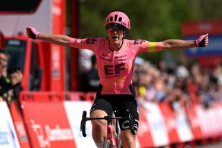 Kristen Faulkner gana la cuarta etapa de la Vuelta Femenina