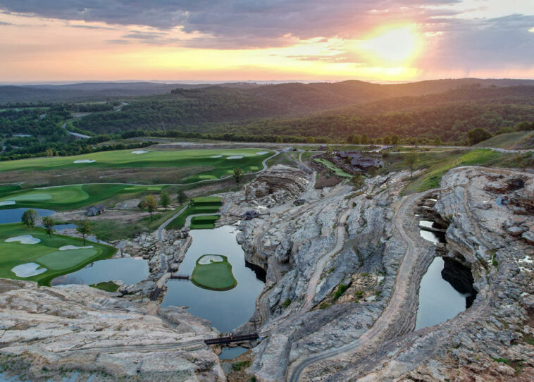 Ver: Tornado parece arrasar el campo de golf de Missouri diseñado por la firma de Tiger Woods