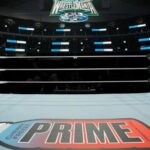 El logo de Prime es el primero de la WWE en el centro del tapete.