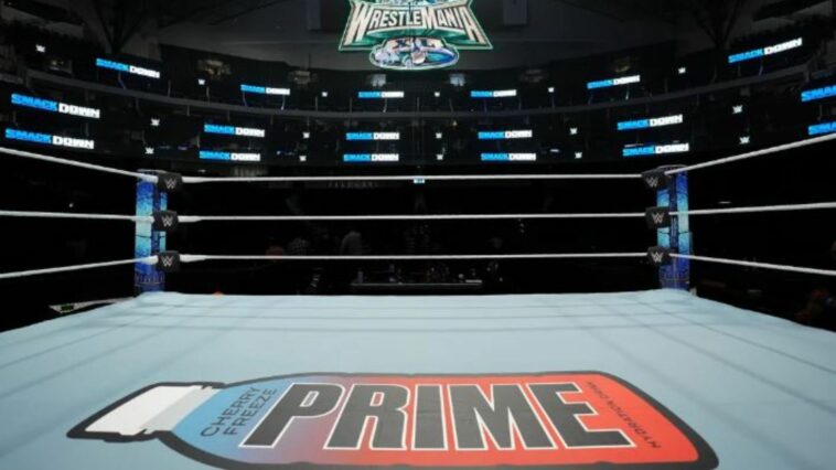 El logo de Prime es el primero de la WWE en el centro del tapete.