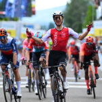 Bryan Coquard elogia la "mayor victoria" tras el sprint de la segunda etapa del Tour de Suiza
